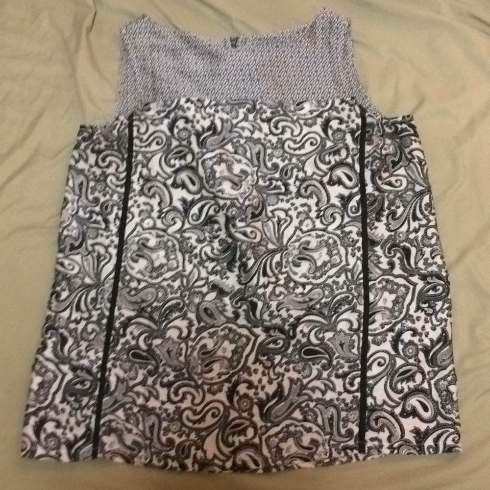 Sleeveless shirt